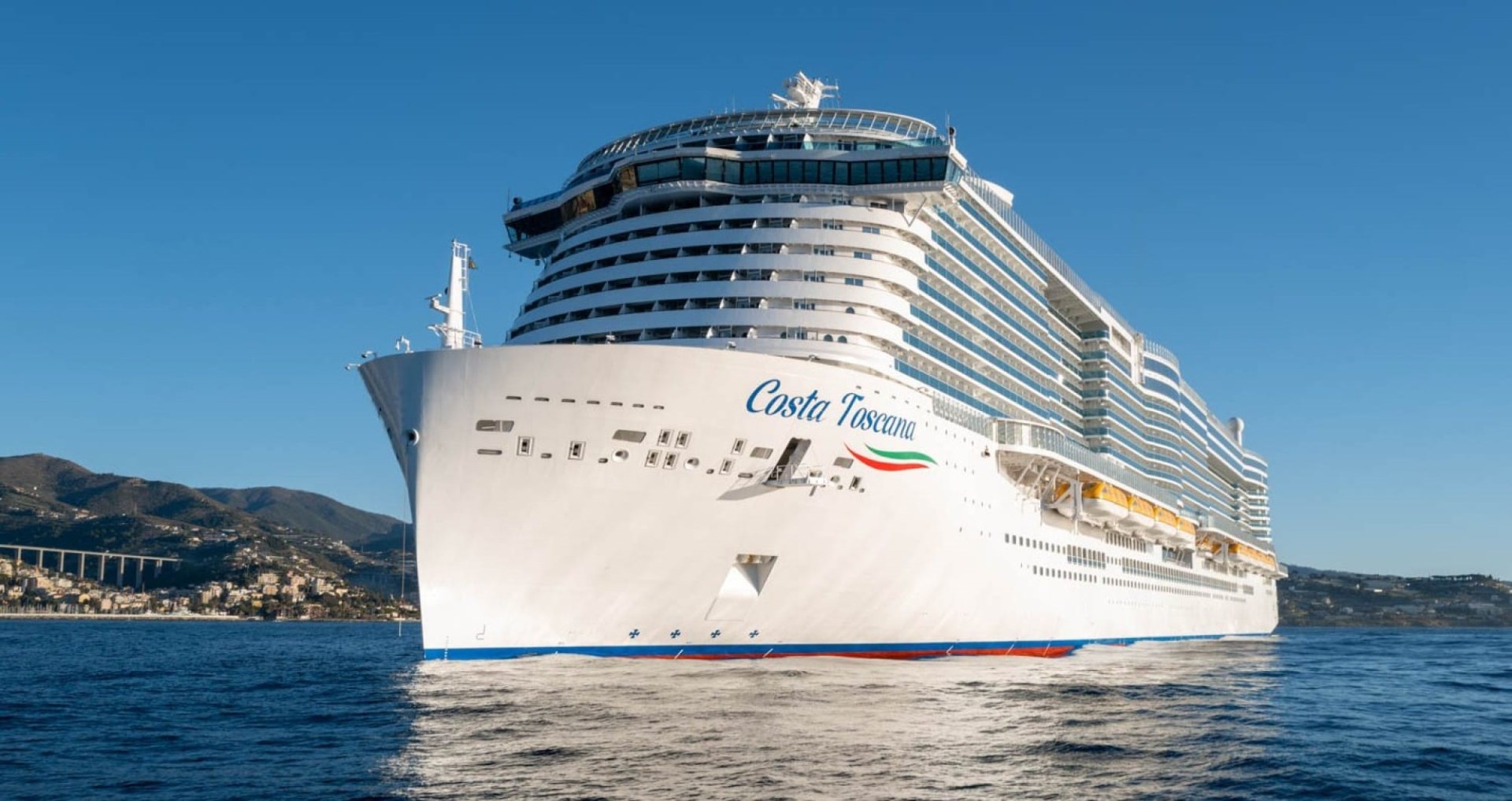 Immagine di sfondo della pagina Costa Crociere rinnova la partnership con il Festival di Sanremo: su Costa Toscana cinque serate con Max Pezzali