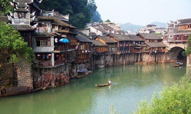 Immagine di sfondo della pagina Halloween in oriente con Hotelplan