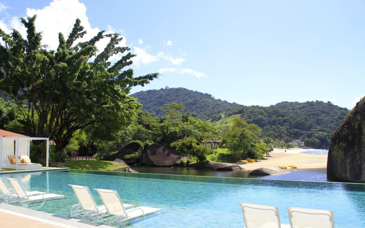 Immagine di sfondo della pagina Club Med in Brasile con le adv