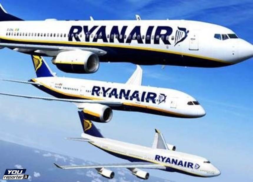 Immagine di sfondo della pagina Ryanair, online la lista dei voli cancellati 