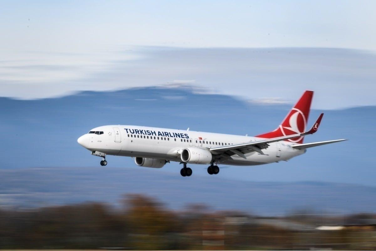Immagine di sfondo della pagina Turkish Airlines cancella i voli dall'Italia