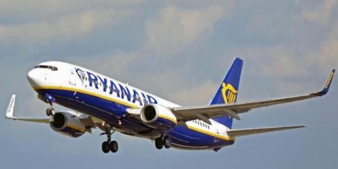 Immagine di sfondo della pagina Ryanair, 22 rotte da Alghero