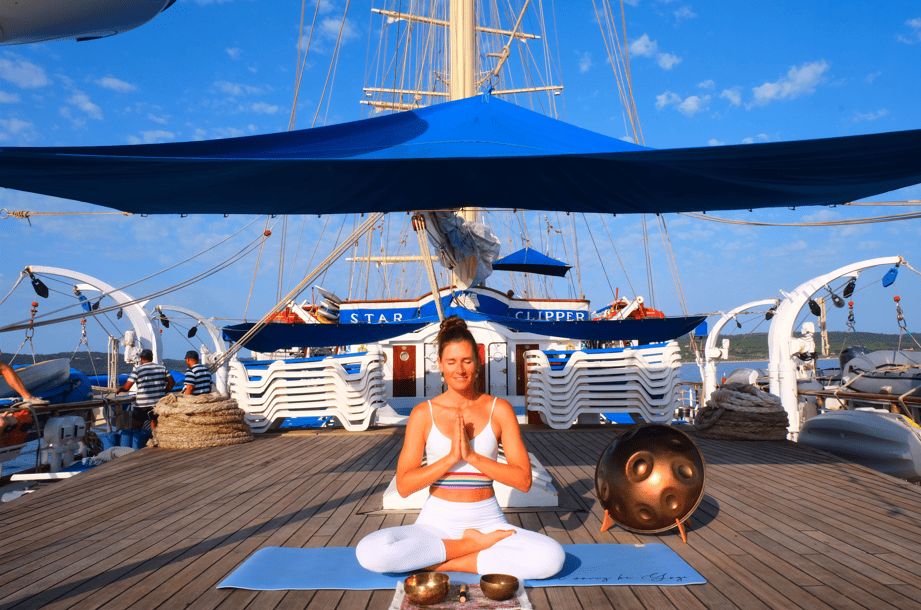 Immagine di sfondo della pagina Star Clippers 2026: le crociere yoga nel Mediterraneo tra benessere e vela