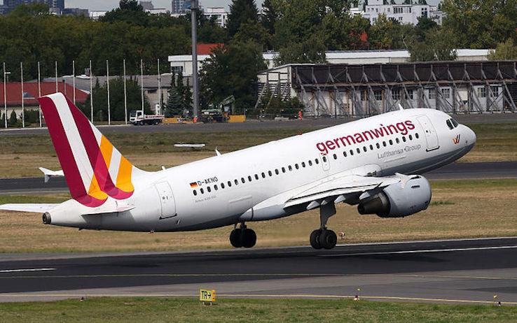 Immagine di sfondo della pagina Lufthansa stop ai voli Germanwings 