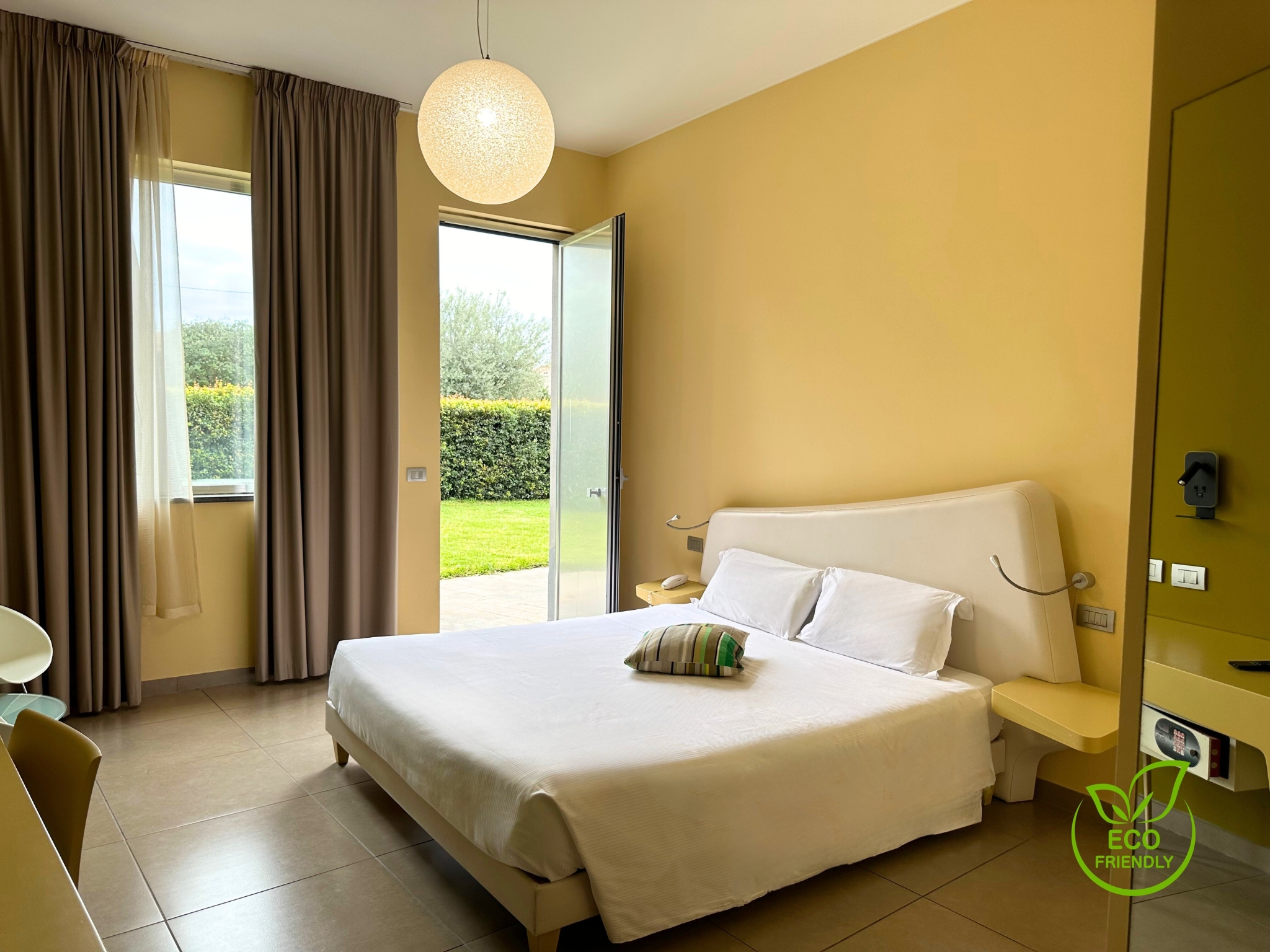 Immagine di sfondo della pagina ibis Styles Catania Acireale inaugura le camere Eco-Friendly