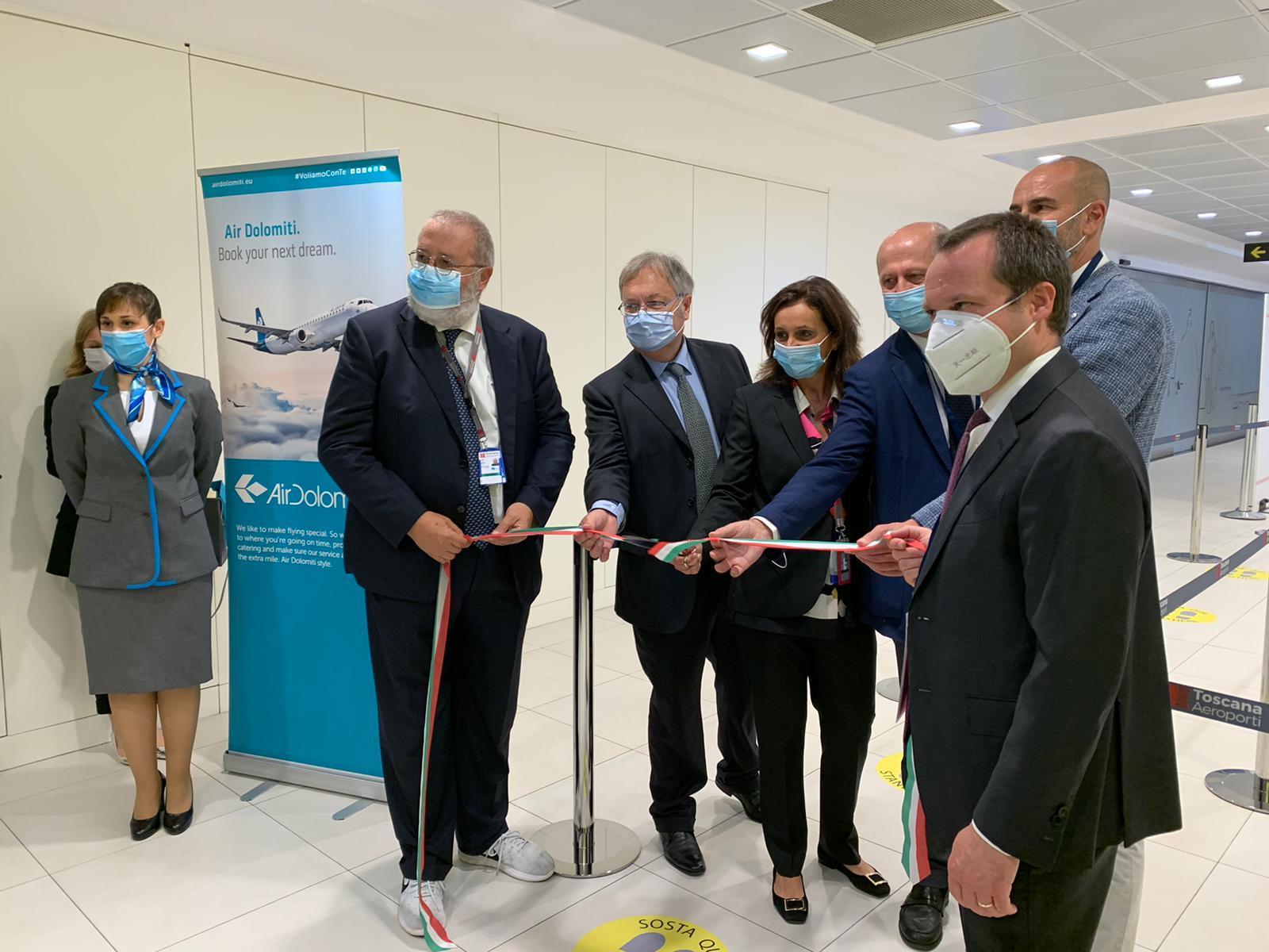 Immagine di sfondo della pagina Air Dolomiti, nuovi voli da Firenze