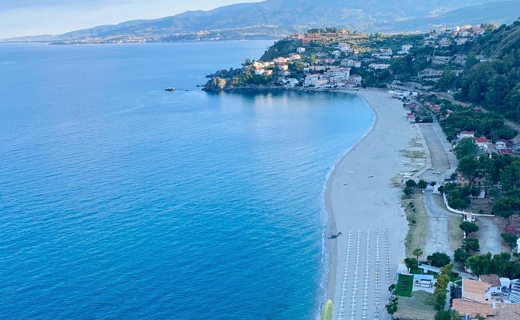 Immagine di sfondo della pagina Enit, vicino il sold out per Ferragosto
