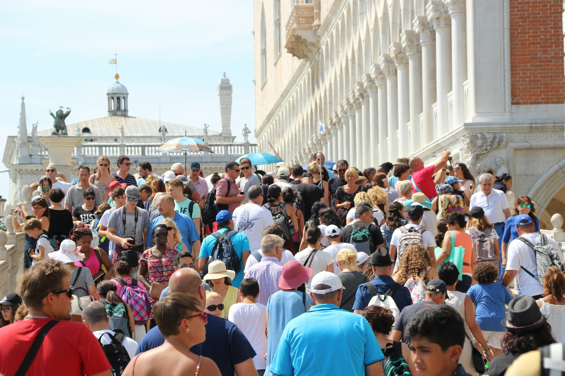 Immagine Overtourism, dalla gestione dei flussi alla costruzione del viaggio