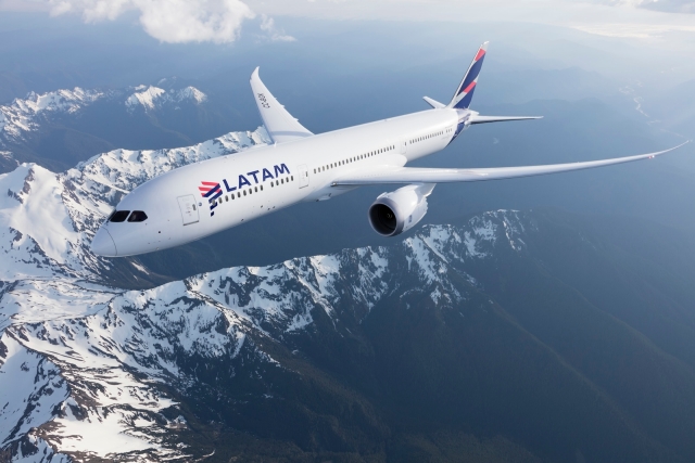 Immagine di sfondo della pagina LATAM Airlines inaugura la rotta Fortaleza-Lisbona