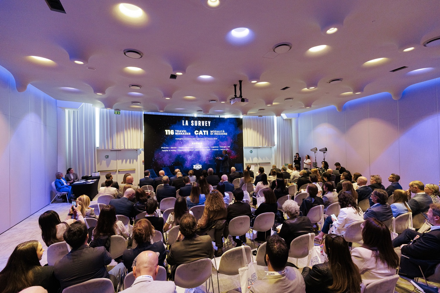 Immagine Viaggi d’affari, cresce l’AI: self booking e carte corporate cambiano il business travel