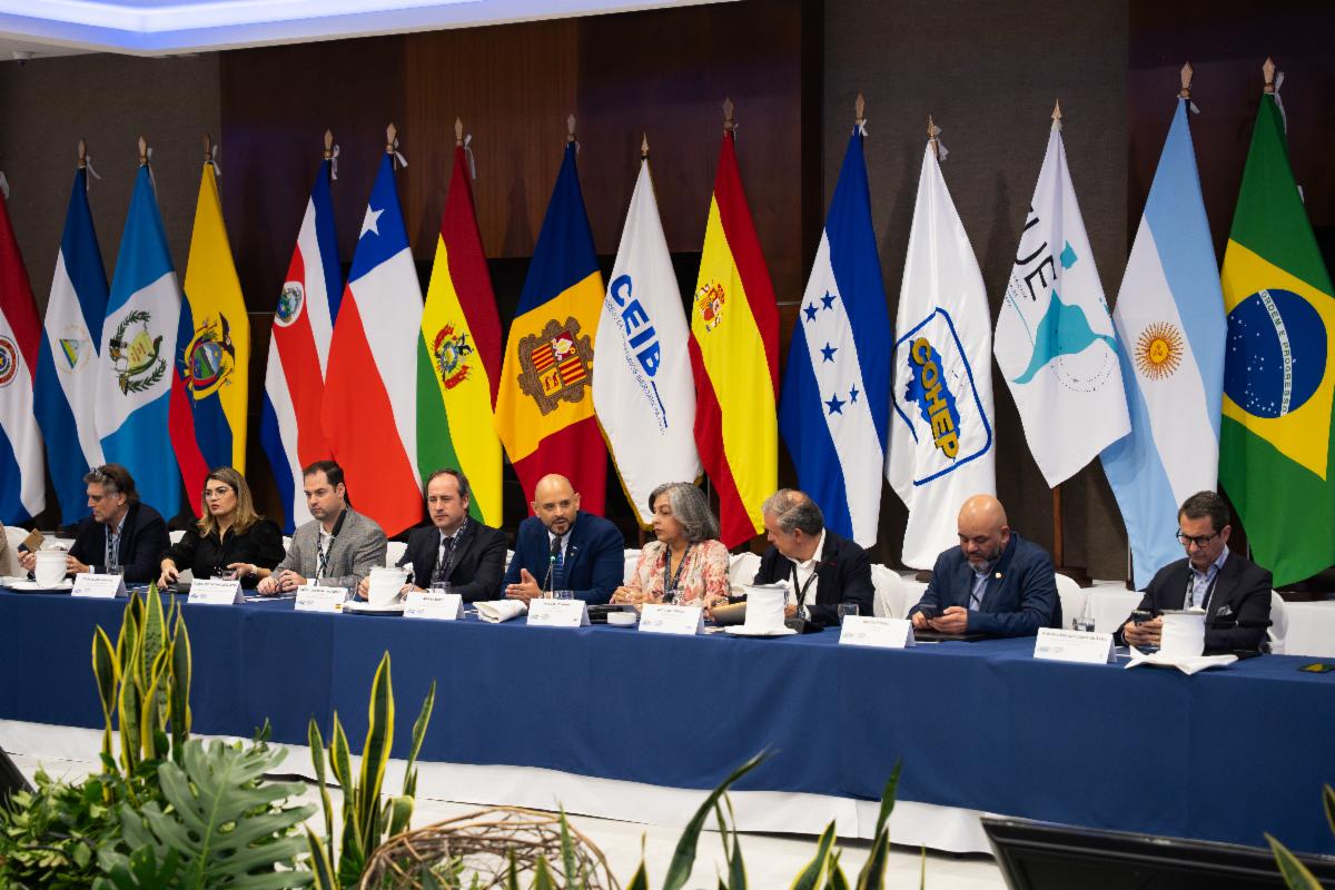 Immagine di sfondo della pagina L'Honduras riunisce il turismo iberoamericano per rafforzare competitività e sostenibilità del settore