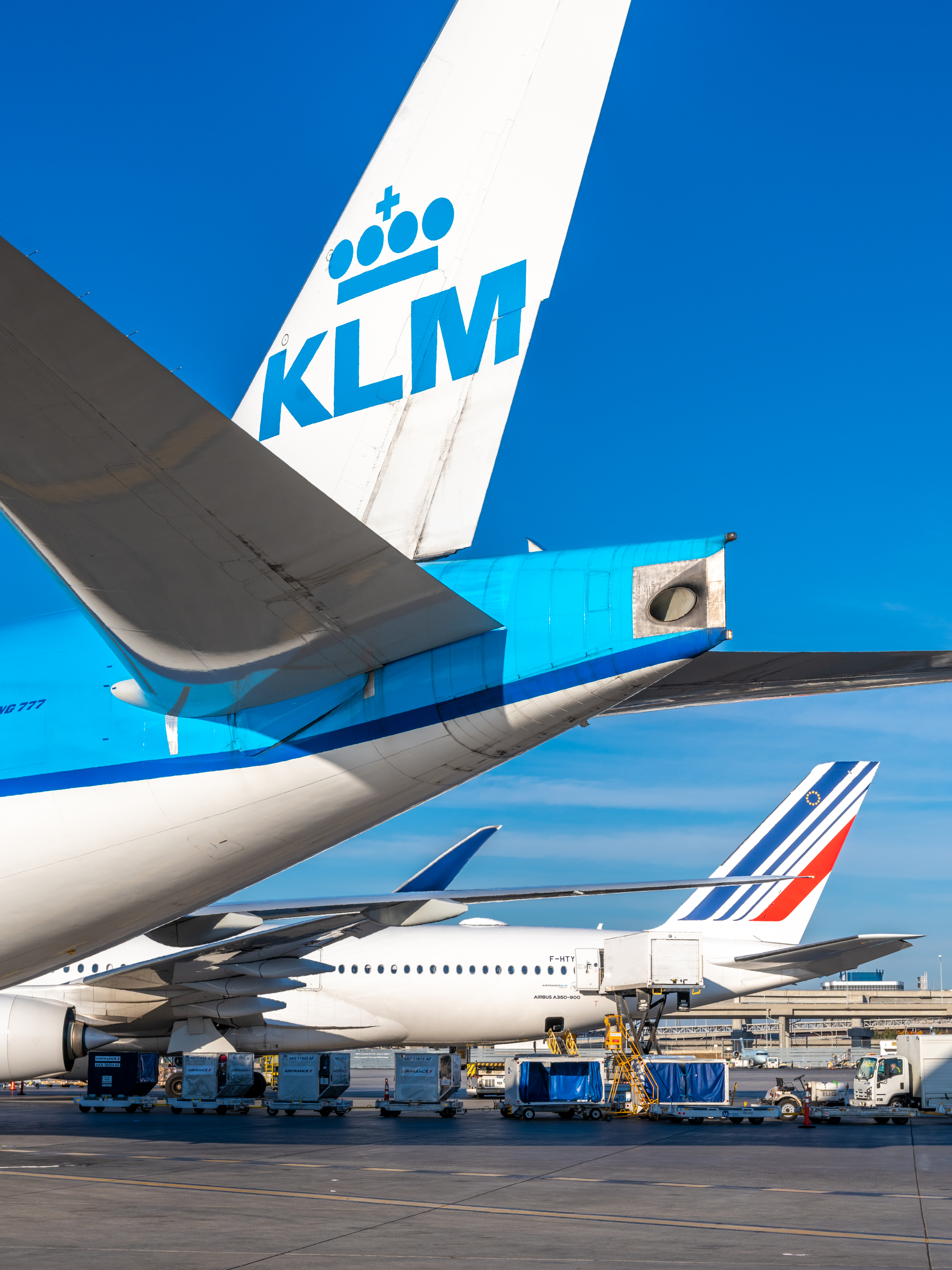 AF-KL-aircraft_tail-HQ