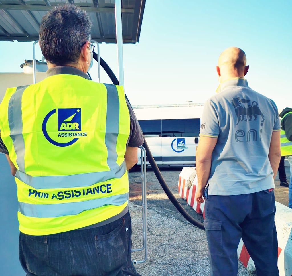 Immagine di sfondo della pagina  Biocarburante Eni per alimentare i mezzi di Adr