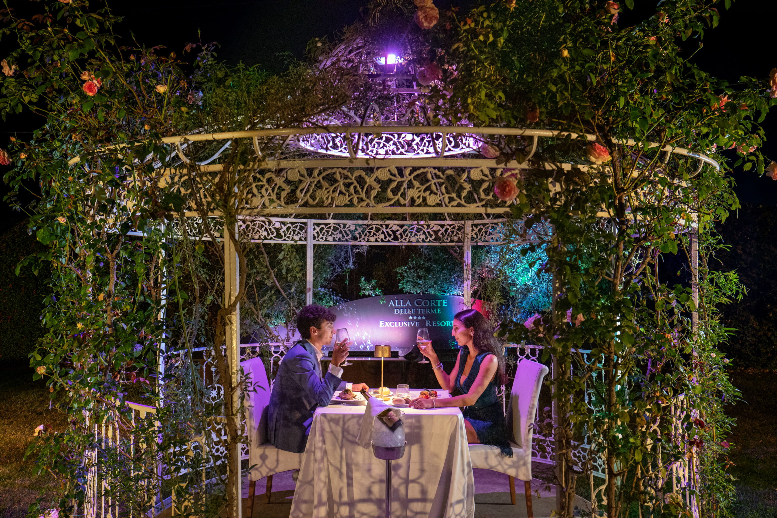 Immagine di sfondo della pagina Xenia acquisisce il resort “Alla Corte delle Terme” a Viterbo, rafforzando la rete Phi Hotels