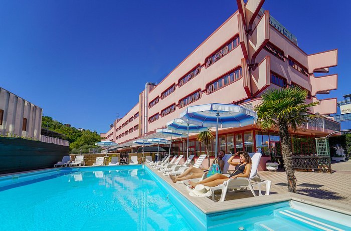 Immagine di sfondo della pagina Nuova operazione per Italian Hotel Group: l’Hotel La Caminatha entra nella Collection con il supporto di Miller Group