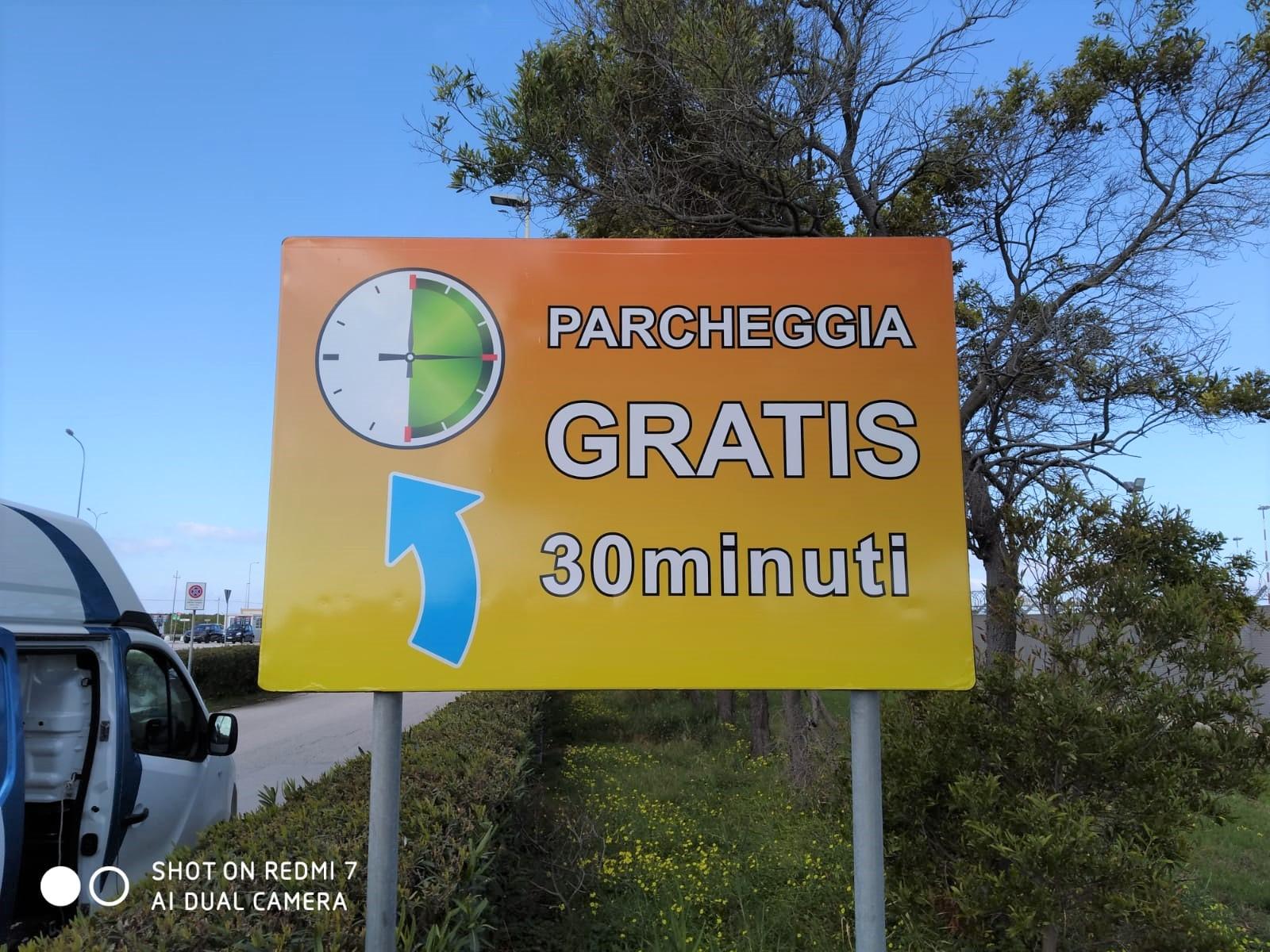 Immagine di sfondo della pagina Aeroporto Trapani, parcheggio gratis 30 minuti