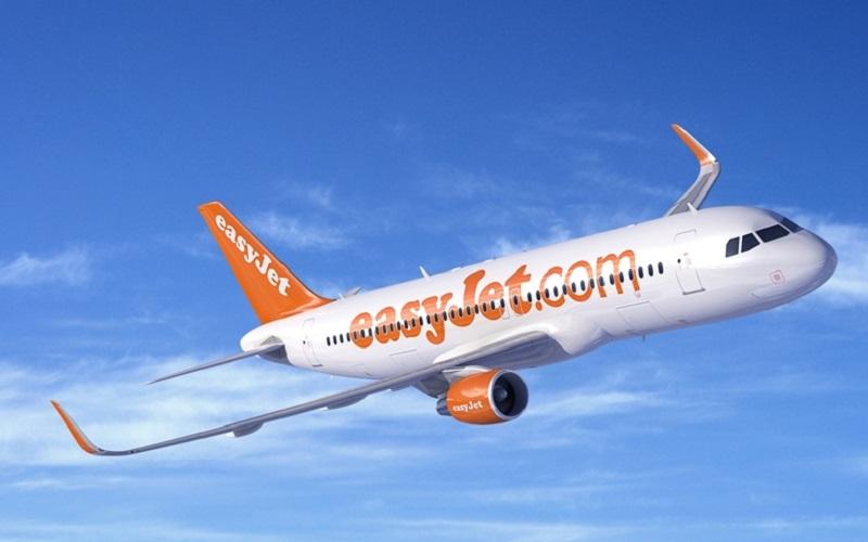 Immagine di sfondo della pagina easyJet spinge su Olbia