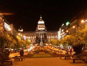 Immagine di sfondo della pagina lastminute.com, Praga città più richiesta in autunno
