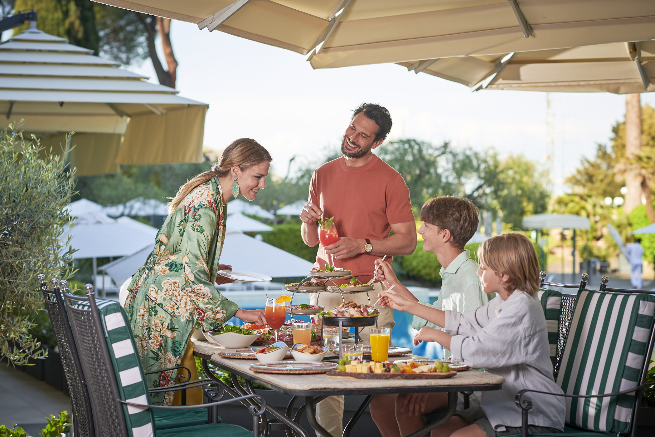 Immagine Ritorna il Sunday Brunch al Rome Cavalieri tra sostenibilità, gusto e divertimento