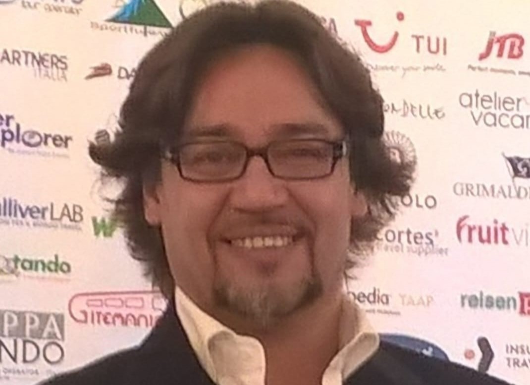 Immagine di sfondo della pagina Fruit Viaggi piange la scomparsa di Michele Riosa