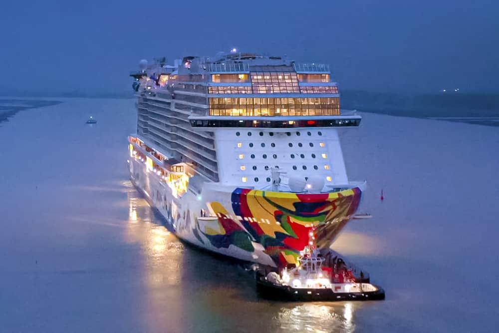 Immagine di sfondo della pagina Norwegian Cruise Line, stop fino al 30 giugno