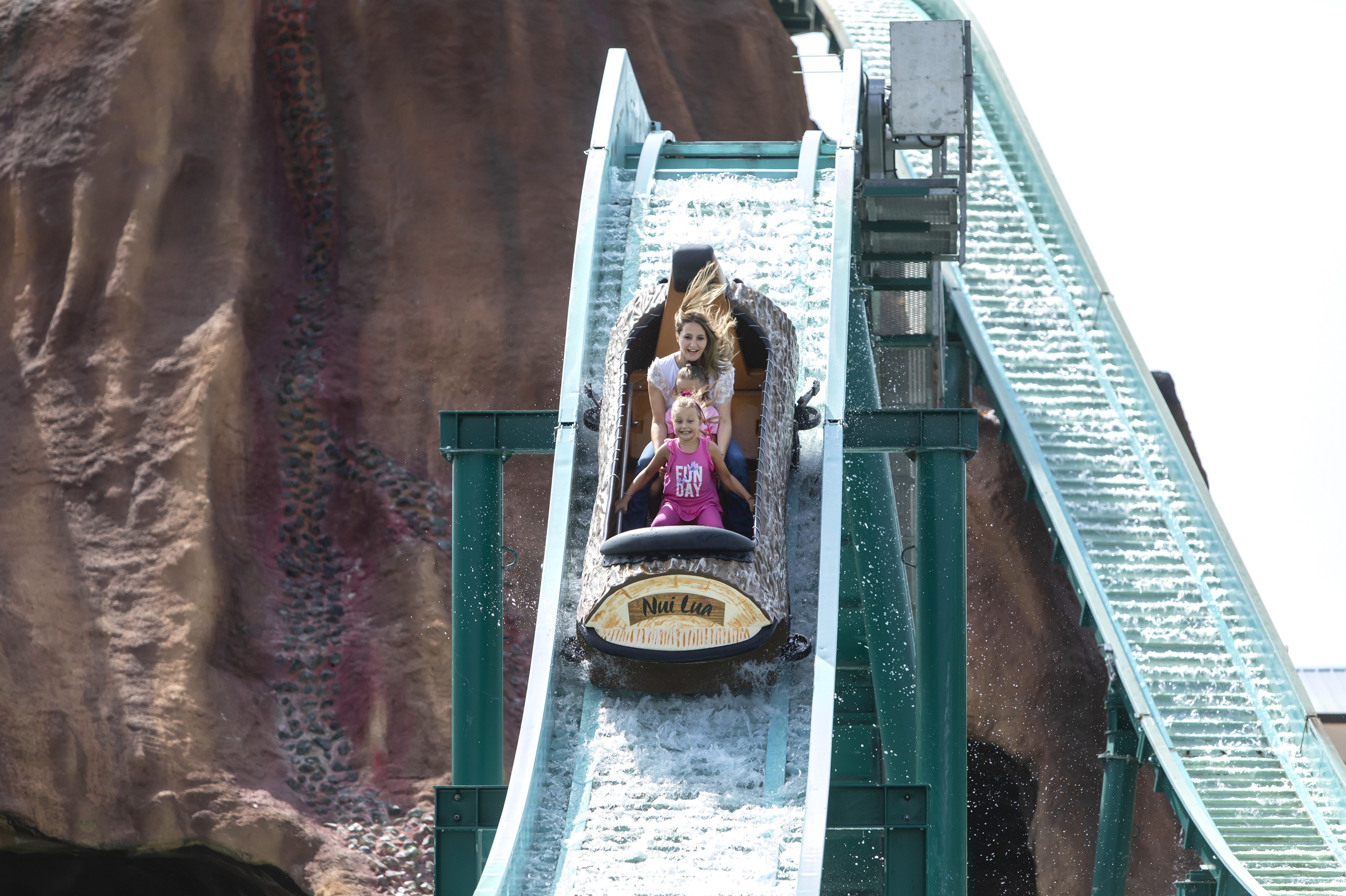 Immagine MagicLand fa la storia: arrivano le prime montagne russe in legno d’Italia