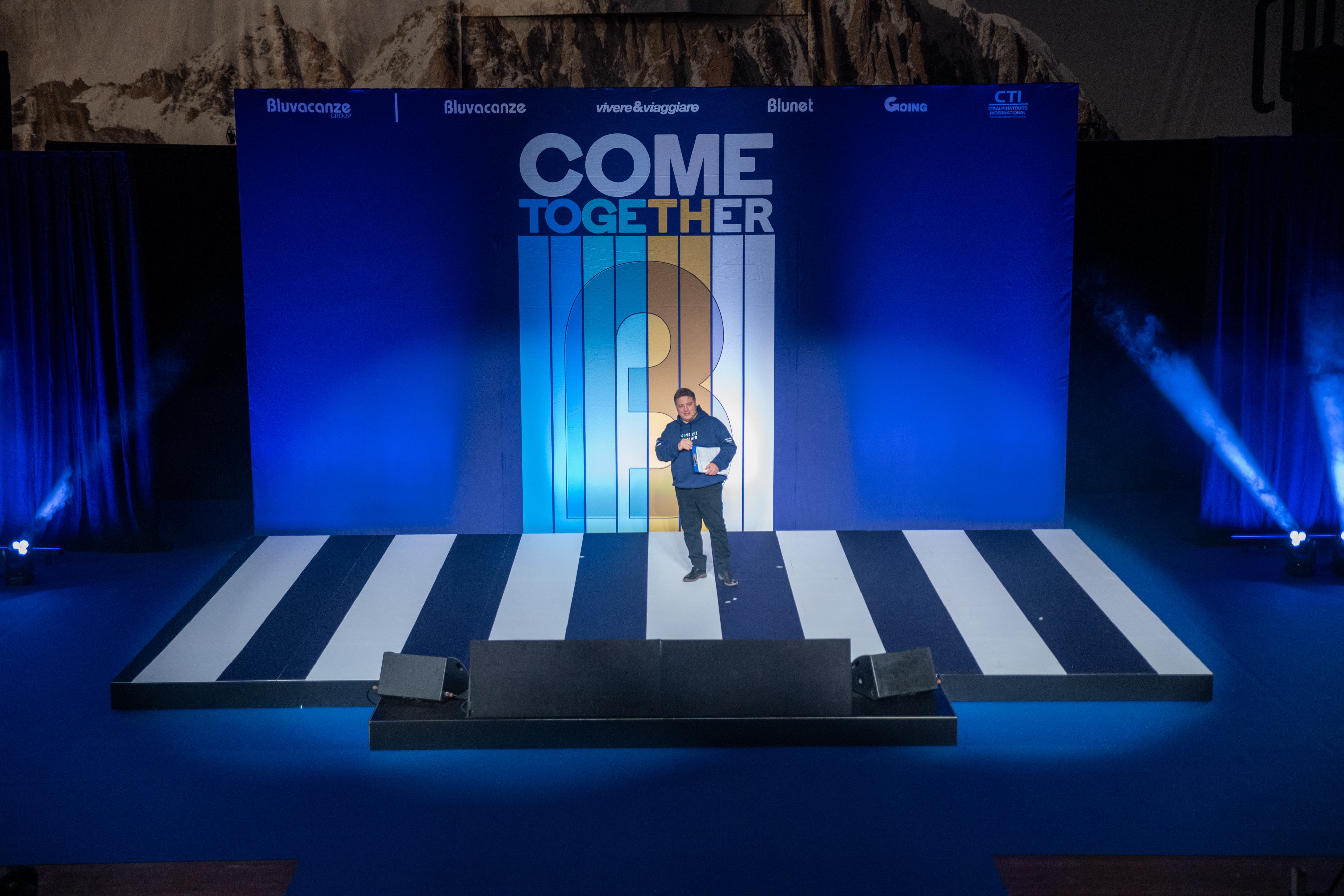 Immagine “Come Together”: l’abbraccio del Gruppo Bluvacanze verso un futuro condiviso