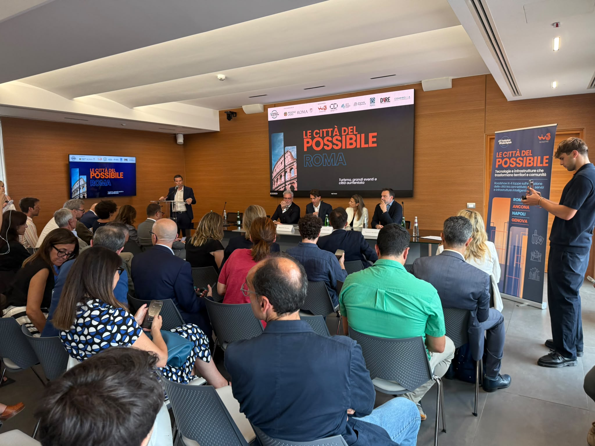 Immagine di sfondo della pagina A Roma debutta il roadshow nazionale “Le città del possibile”: innovazione, turismo e grandi eventi al centro della città aumentata