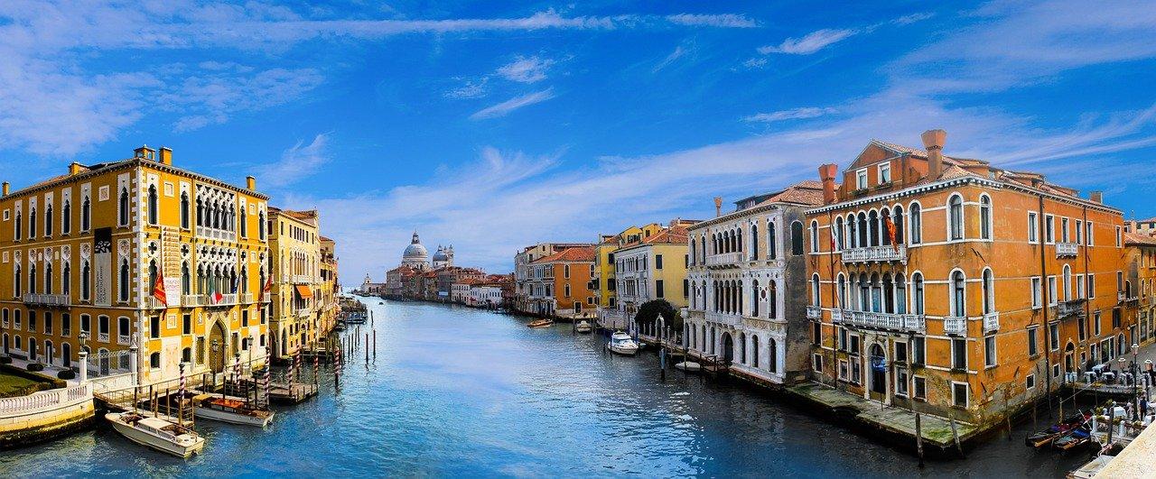 Immagine di sfondo della pagina Veneto, estate in ripresa per il turismo