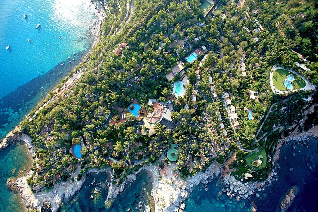 Immagine di sfondo della pagina Arbatax Park Resort, partnership con Roxa Hospitaly