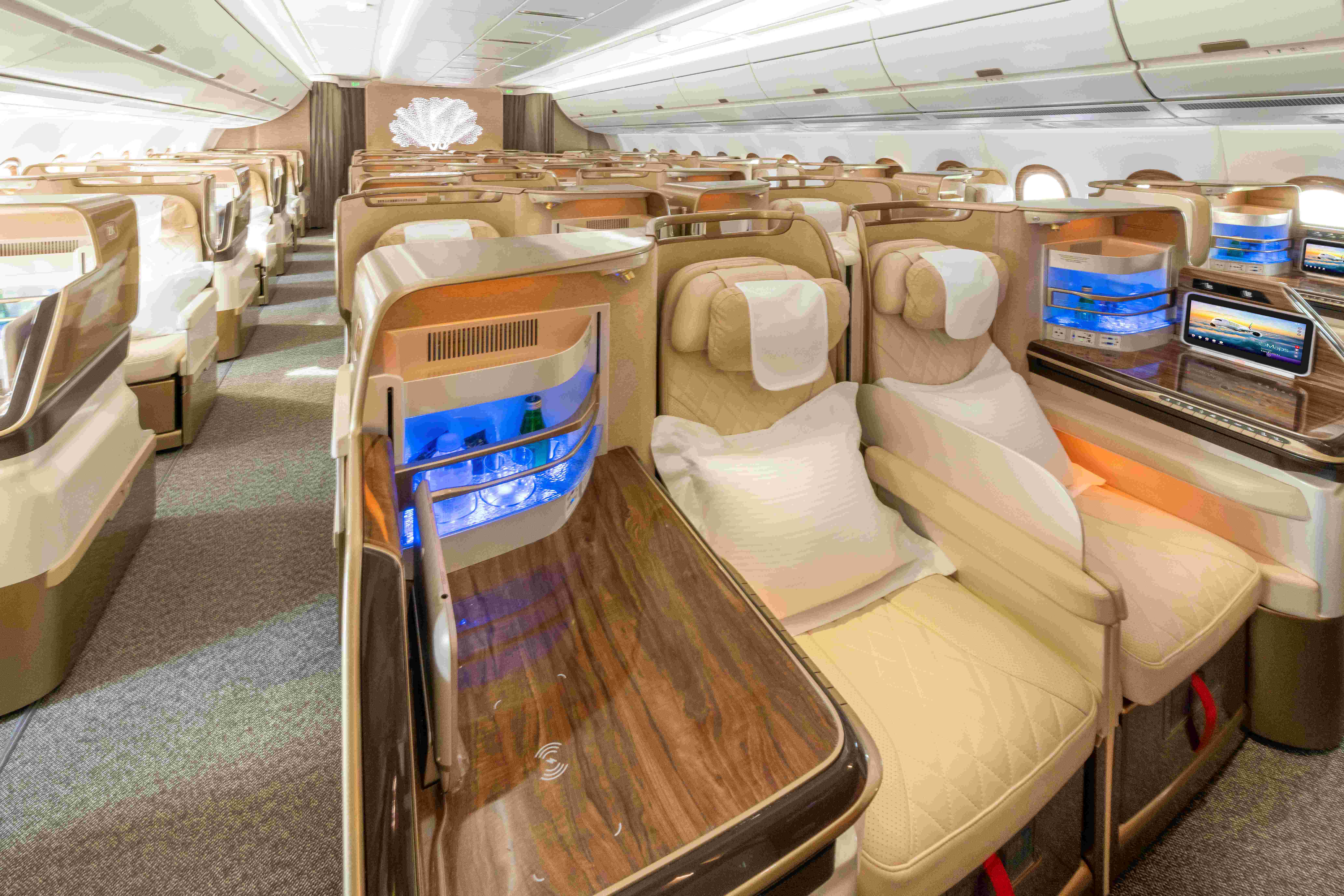 Immagine di sfondo della pagina Emirates anticipa il debutto dell’A350: primo volo atterrato ad Amman