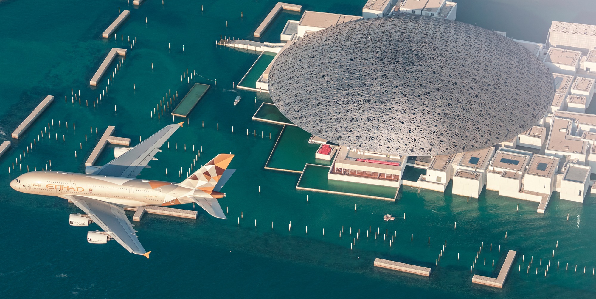 Immagine Etihad Airways offre copertura medica gratuita ai passeggeri diretti ad Abu Dhabi