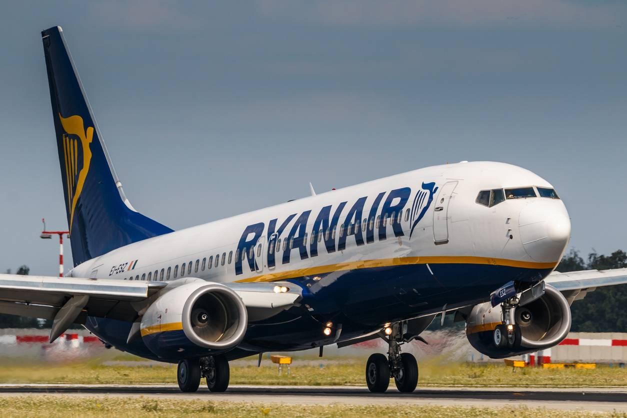 Immagine di sfondo della pagina Ryanair, aerei a terra dal 24 marzo