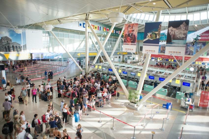 Immagine di sfondo della pagina Aeroporto Olbia, parte la summer 2022