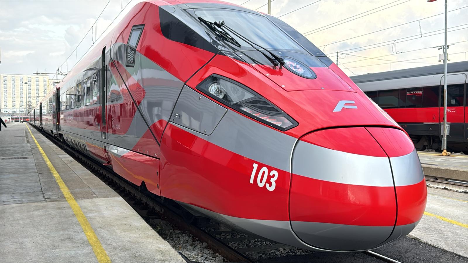Immagine di sfondo della pagina Trenitalia potenzia la flotta Frecciarossa: 74 nuovi treni di ultima generazione entro il 2031