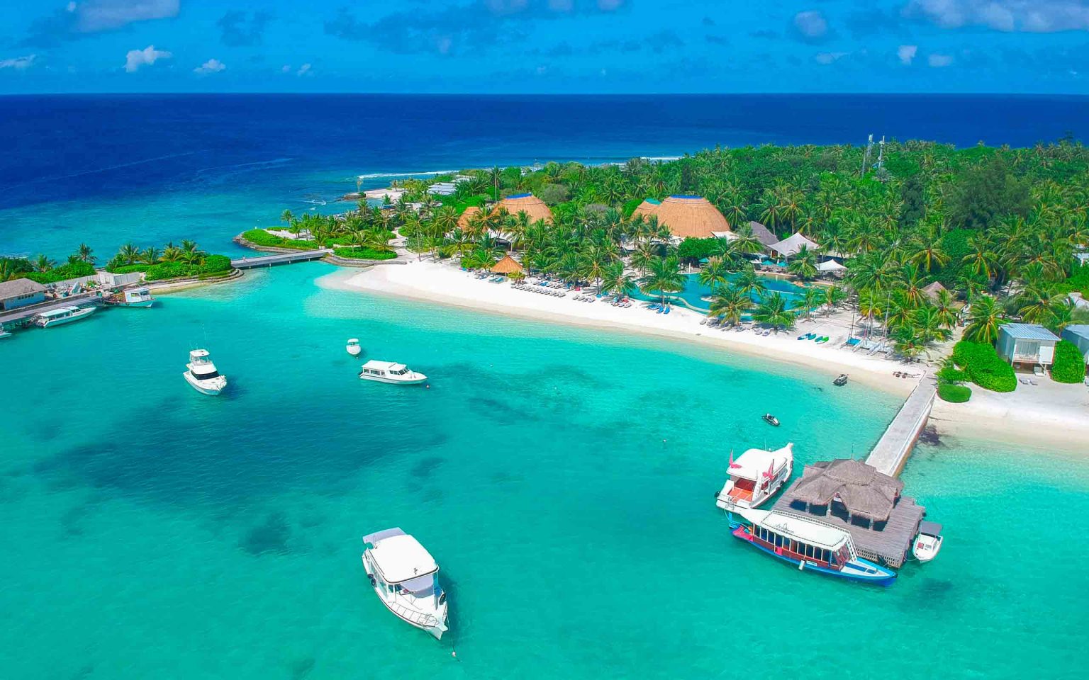 Immagine di sfondo della pagina Kandooma Maldives inaugura una nuova fase sotto la gestione di HPL Hotels & Resorts