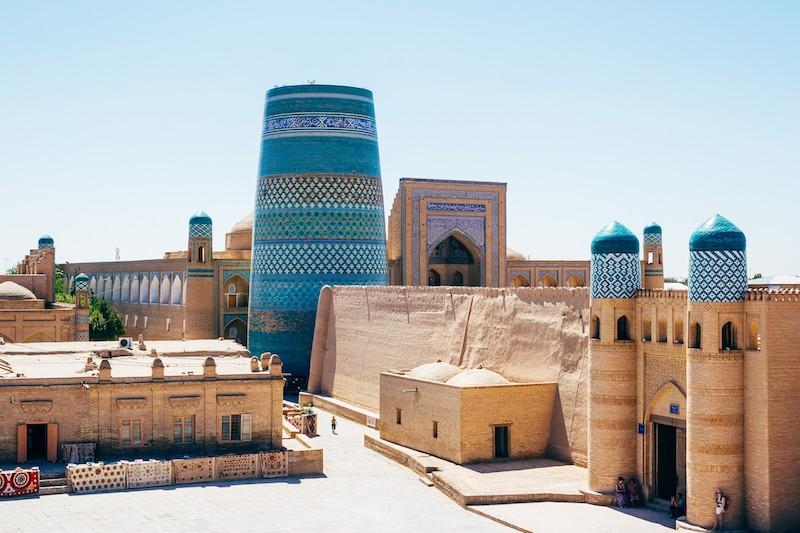 Immagine di sfondo della pagina Francorosso torna in Uzbekistan