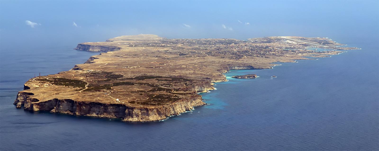 Immagine di sfondo della pagina Albastar, aperte le vendite per Lampedusa