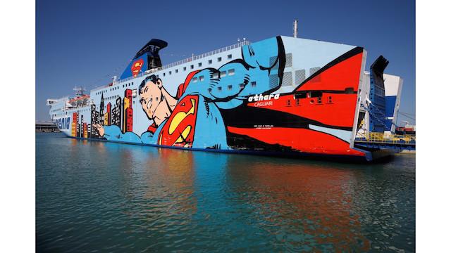 Immagine di sfondo della pagina Presentata la nuova Livrea di Tirrenia con Superman