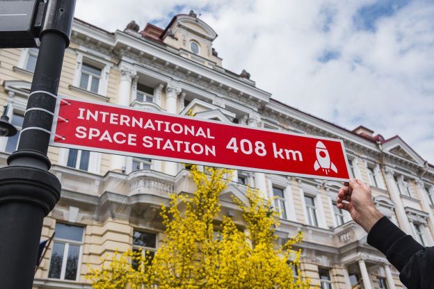 Immagine di sfondo della pagina A Vilnius si sogna in grande: la città che indica la via verso lo Spazio