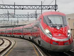 Immagine di sfondo della pagina Trenitalia, cresce offerta Frecce tra Roma e Milano