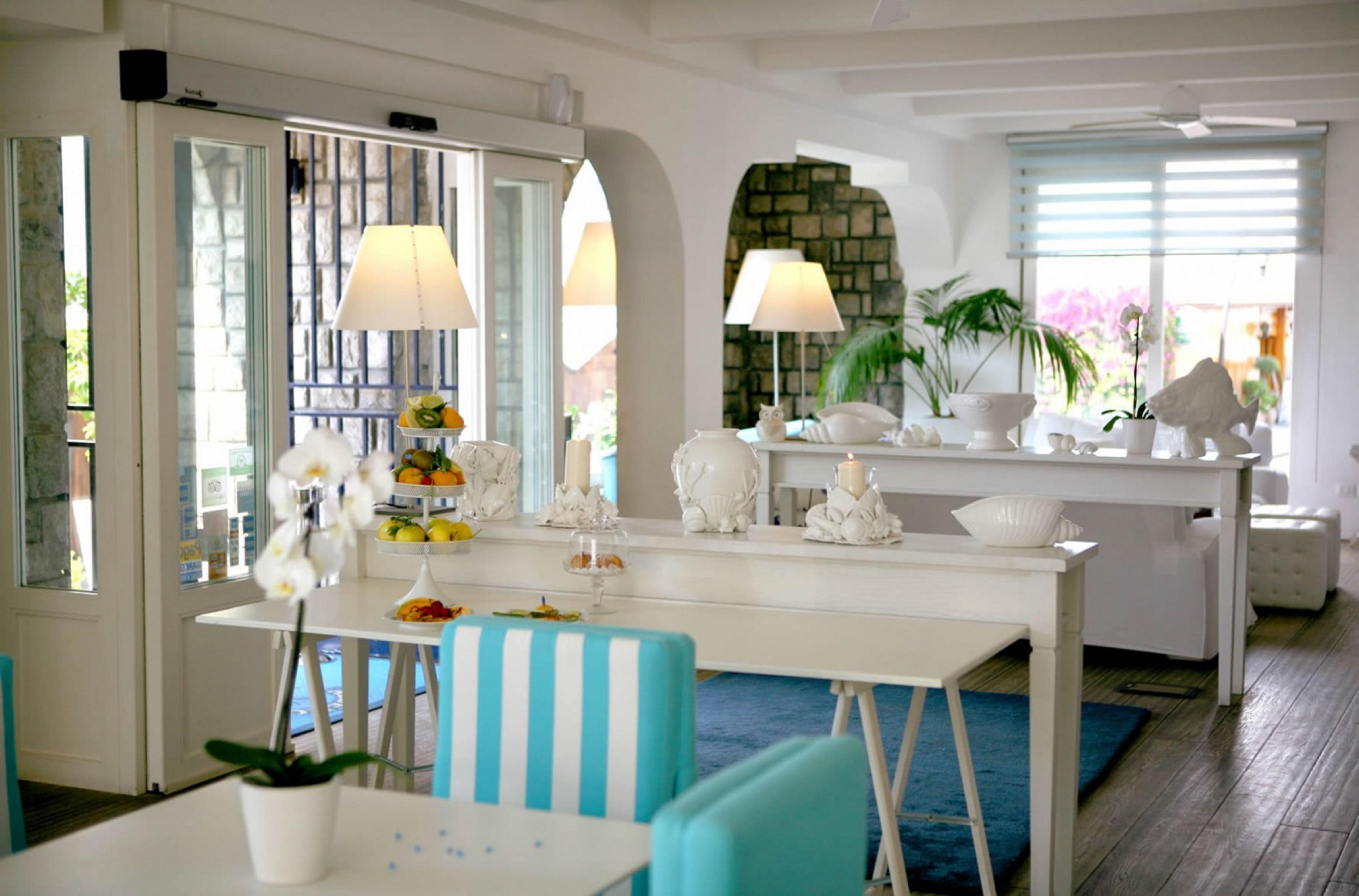 Immagine di sfondo della pagina BWH, 3 new entries in Penisola Sorrentina