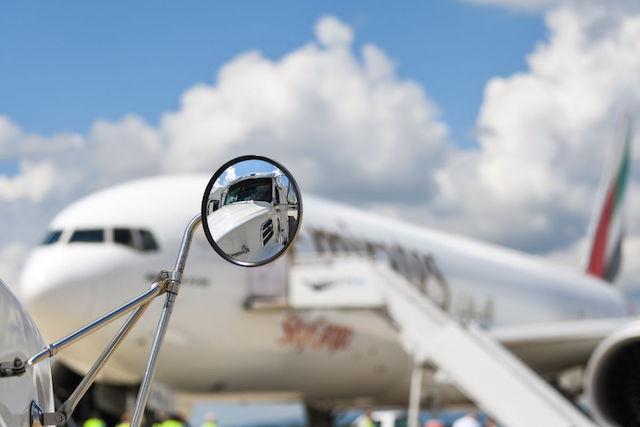 Immagine di sfondo della pagina Emirates SkyCargo, trasportati più di 500 cavalli 