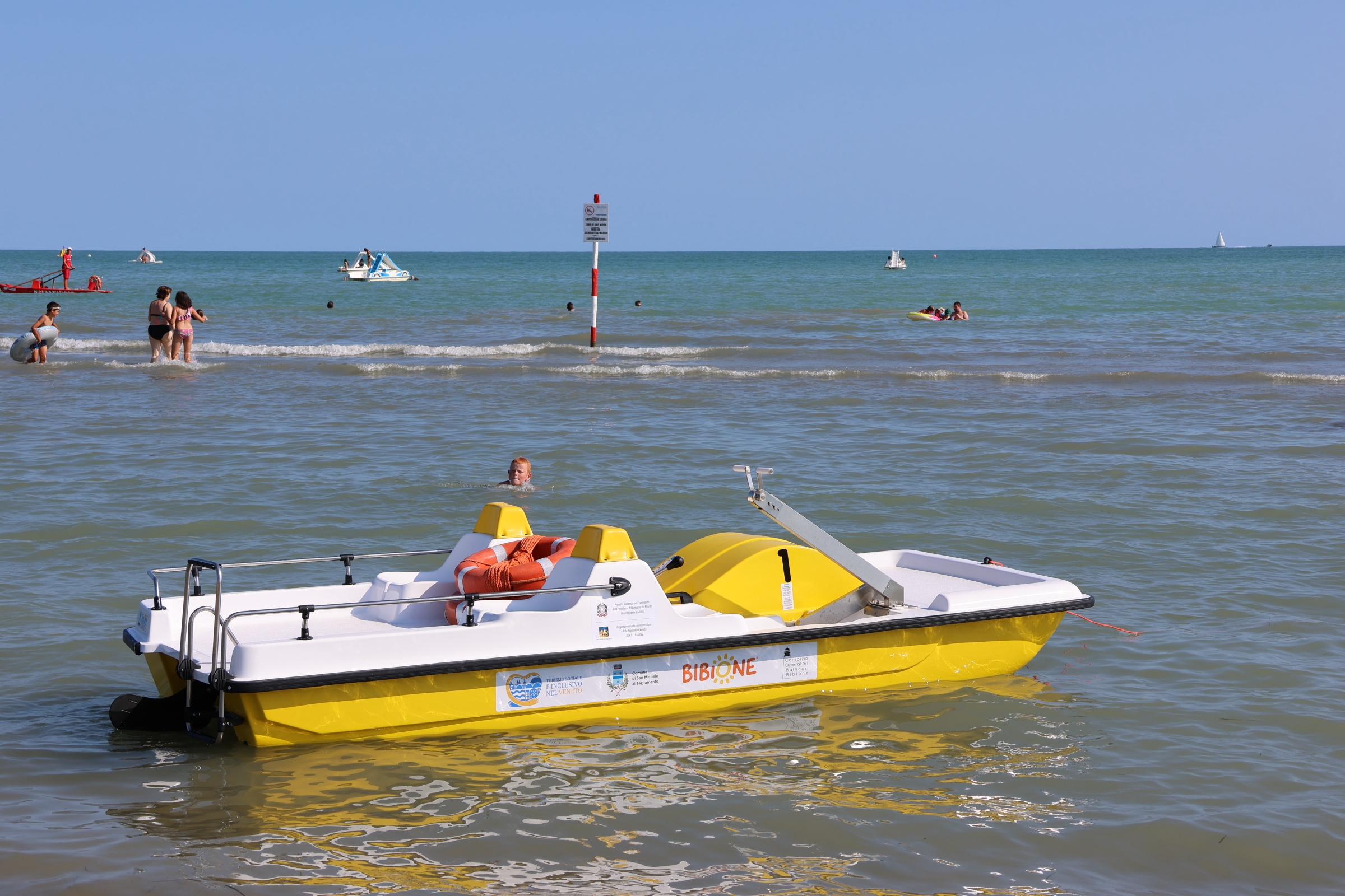 Immagine Bibione, arrivano i primi pedalò accessibili