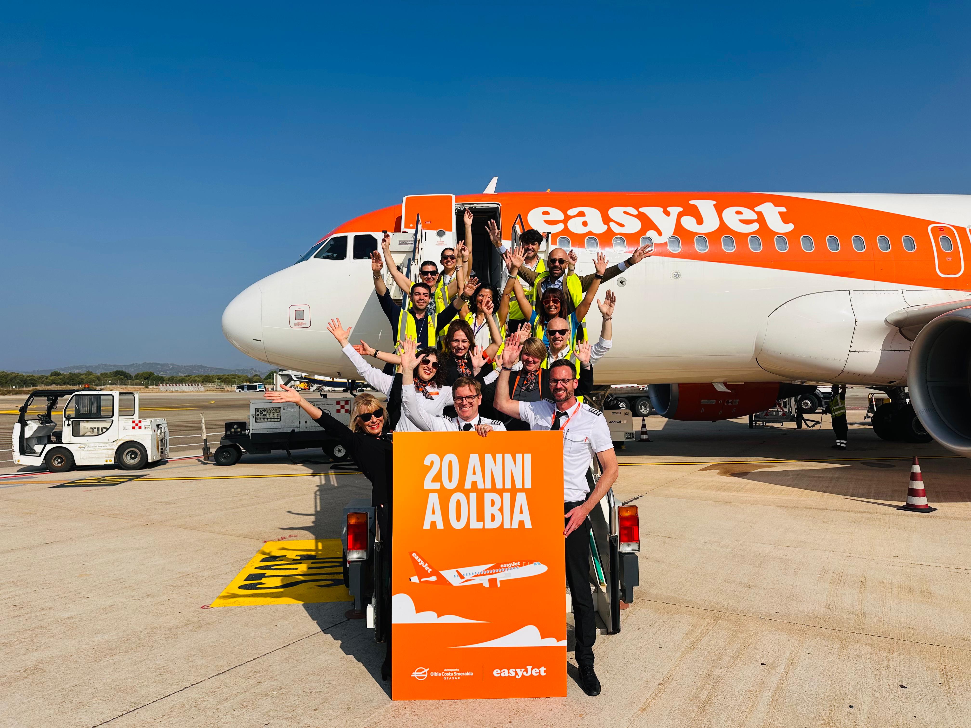 Immagine di sfondo della pagina easyJet celebra 20 anni a Olbia: oltre 11 milioni di passeggeri trasportati dal 2005