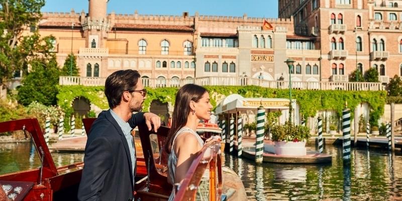 Immagine di sfondo della pagina Iconic Luxury Hotel cresce a Venezia