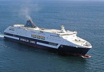 Immagine di sfondo della pagina Grimaldi Lines: lastminute sulla Sardegna