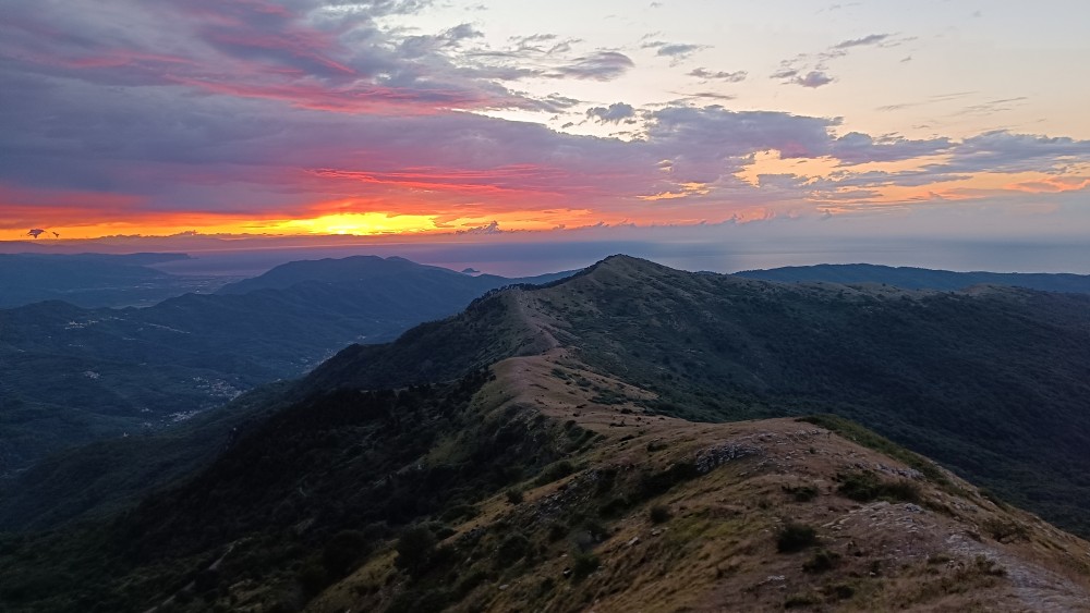 Immagine Borghi di Ponente, l’estate si vive all’alba e di notte: al via il calendario di escursioni tra Cervo e Diano Arentino