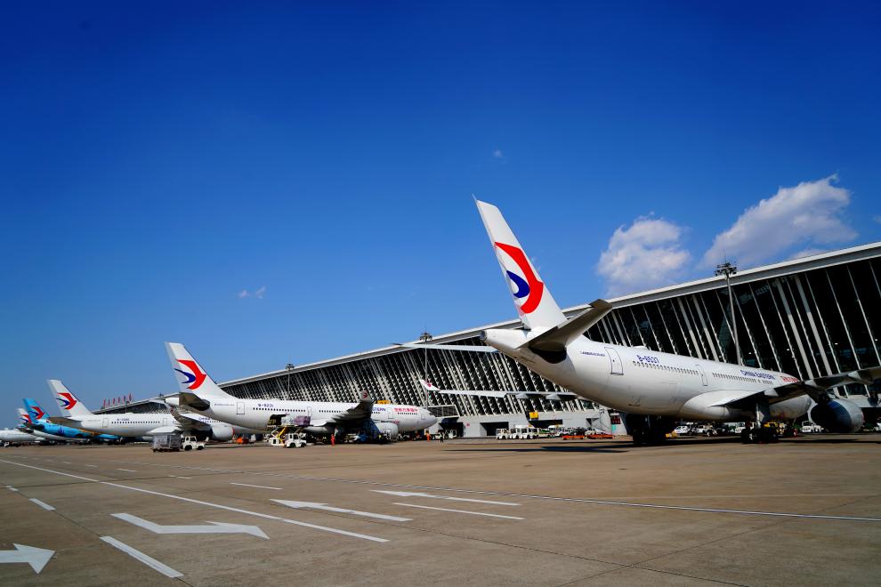 Immagine di sfondo della pagina China Eastern Airlines inaugura la rotta Shanghai–Barcellona con un volo a tema Gaudí