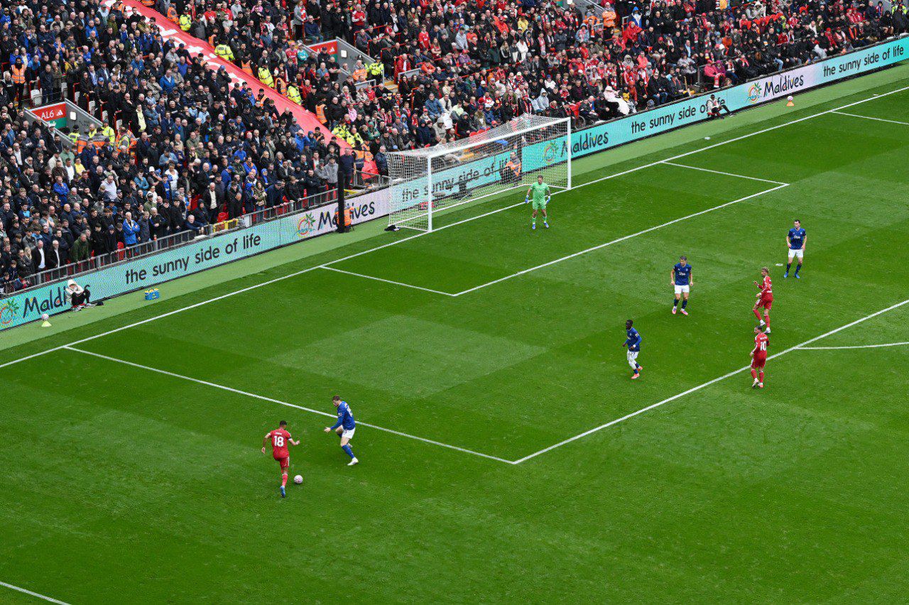 Immagine Visit Maldives protagonista durante Liverpool vs Manchester United